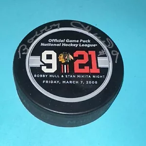 BOBBY HULL Signed BLACKHAWKS Hull & Mikita Night Official GAME Puck Beckett BAS - Picture 1 of 3