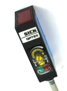 Sick WL60-P132 Optex Photoelectric Sensor 10-30V - Picture 1 of 3