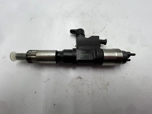 Denso Fuel Injector 5472 03M04520 7033 - Picture 1 of 6