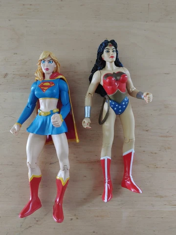 Wonder Woman, Supergirl Action Figures DC Comics 1999 Cover