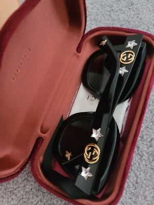 全新古驰灰色蝴蝶女士太阳镜 GG0208S 001 49 猫眼渐变 — 第 1/3 张图片