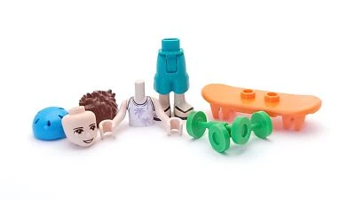 Lego Mini Figura Amigos Ethan con Monopatín y Casco del Set #41681 Foto 1 de 2