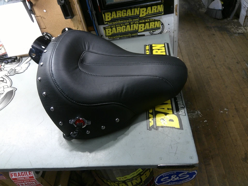 Sillín de asiento Harley-Davidson Softail Heritage FLSTC 07-17 NUEVO ASIENTO DESPEGABLE Foto 1 de 4