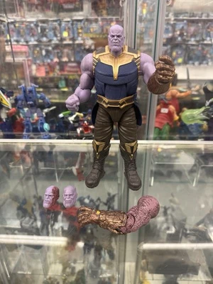 Figura de acción exclusiva de Marvel Legends Avengers Children of Thanos *solo Thanos* Foto 1 de 4