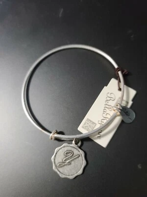 Pulsera Bella Ryann Ampliable Letra Inicial Y Dije Color Plata Foto 1 de 2