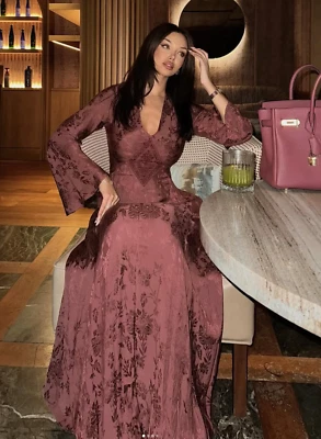 Zara weinrotes langes besticktes Jacquard Kleid Gr. S 7521/270 Blogger Favorit - Bild 1 von 4