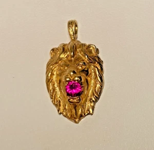 Löwe Anhänger, 14K Gelbgold & roter Kunststein, 4,2 Gramm - Bild 1 von 6