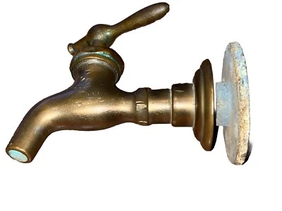 Grifo de agua de latón vintage montado en la pared gancho o decoración Foto 1 de 4