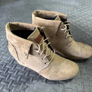 Mad Love Myrtle Wedge Size 9 Tan Faux Suede Lace Up - Picture 1 of 6