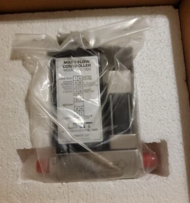 Unit Instruments UFC-1000 Mass Flow Controller 500 PSI  - Image 1 of 4