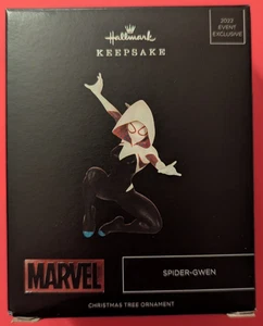 SDCC 2022 SELLO ARAÑA-GWEN MARVEL COMICE RECUERDO ADORNO - Imagen 1 de 1