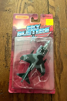 Avión militar fundido a presión Matchbox Sky Busters SB11 1988 Harrier Marines Foto 1 de 4