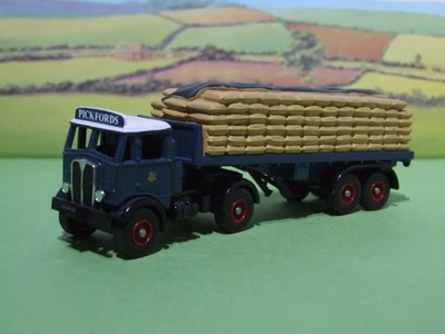 Lledo Pickfords 1930's AEC Mammoth & Load - Image 1 of 4