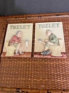 Shiah Badezimmer Humor Wandtafeln 3D Mann und Frau jeweils auf dem Topf sitzend. - Bild 1 von 4