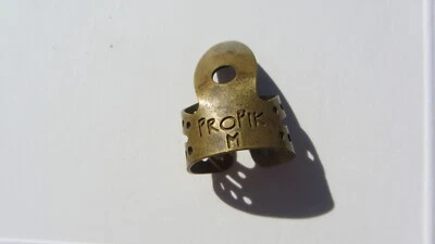 Медиатор для пальцев гитары ProPik средний латунь - Изображение 1 из 2