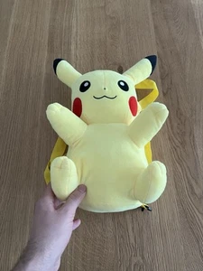 Pokemon Pikachu Plüsch Stofftier Rucksack Spielzeug ca. 32 cm - NEU unbenutzt - Bild 1 von 4