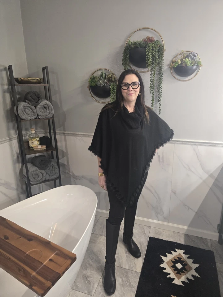 Плащ пончо Alfani с воротником-хомутом черный с отделкой из искусственного меха размер L/XL - Изображение 1 из 4