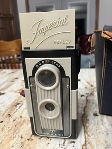 VINTAGE IMPERIAL REFLEX DUO LENS CAMERA MODEL NUMBER 620 Untested Bakelite - Picture 1 of 11