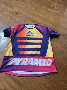 Black Pyramid Herren T-Shirt Mehrfarbig 100% Polyester Kurzarm L - Bild 1 von 7