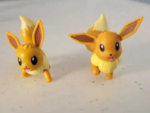 Jazwares Pokemon Battle Figure 2x of Eevee - Loose Cover