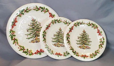 Spode Christmas Tree Coated Paper Plates Lot of 24 Garland Red Ribbon Lg & Small - Image 1 of 4