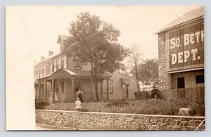 RPPC Family Private Residence View from Street c1910 Vintage UNP Photo Postcard - Picture 1 of 3