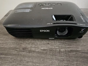 EPSON EX51 H311A Black 3LCD HDMI Projector Only 95 Hours Used On Lamp - Picture 1 of 8