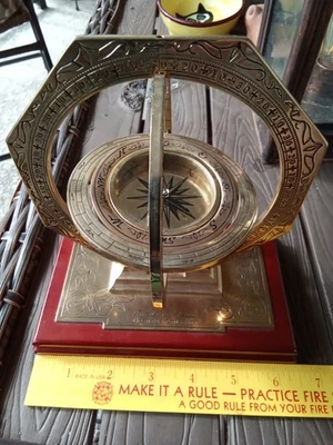 Antigua réplica de la brújula de los marineros The Noble Collection funcionando Foto 1 de 4