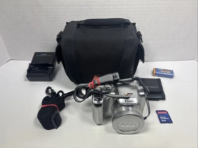 Kodak EasyShare Z612 Zoom Digital Camera 12X Optical + Battery, SD Card, Charger - Image 1 of 4