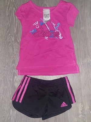 Camiseta y Shorts ADIDAS Niñas Pequeñas, Talla 2T 24 Meses Rosa y Negro 💗🖤 Foto 1 de 4