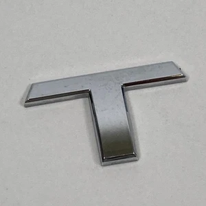 2011-2017 Nissan Quest SL Emblem Badge Letter 'T' Rear Tailgate B3922 Chrome - Picture 1 of 9