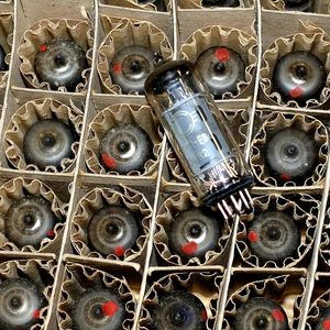 6P1P-EV Svetlana NOS same codes tubes 8pcs. - Imagen 1 de 1