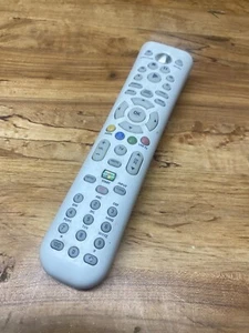 Microsoft Universal Clean White Media Remote for Xbox 360 Video Game - Picture 1 of 3