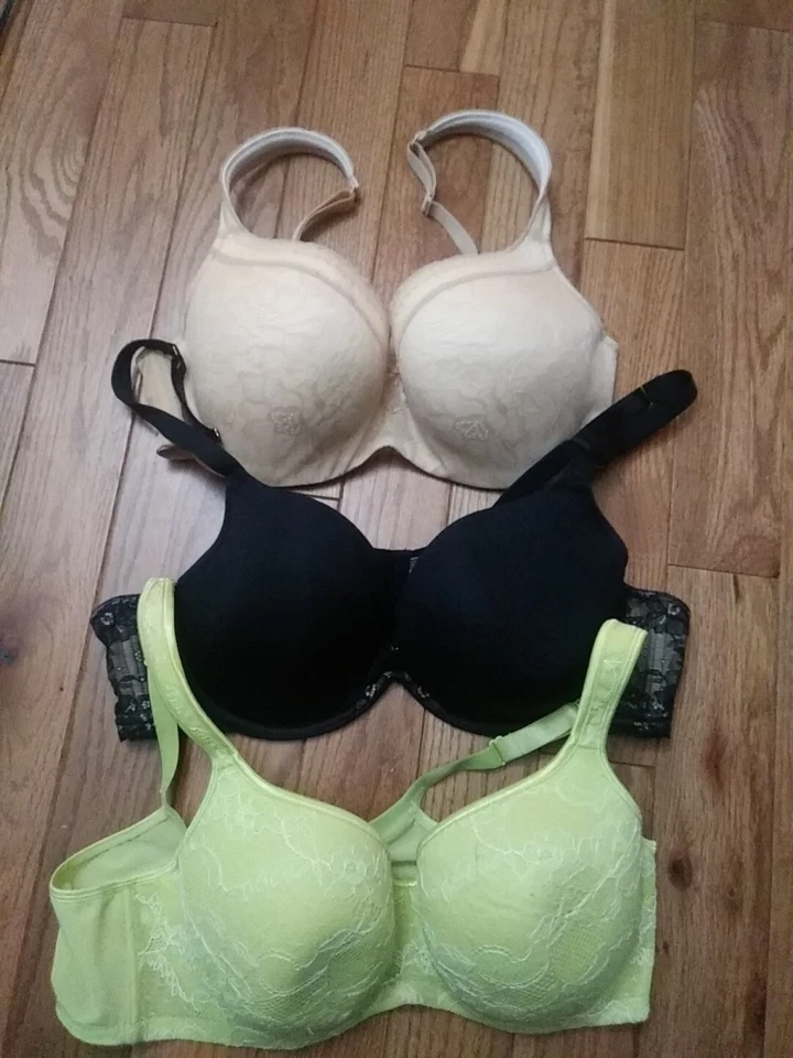 Sujetadores Cacique Boost Plunge con aros negros 44B, beige 36DDD, verdes 42C (lote de 3) Foto 1 de 4