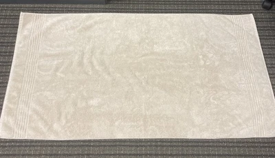 Toalla de baño SimplyVera Vera Wang clásica de lujo grande 29x56 nueva sin etiquetas Oh tan bonita... Foto 1 de 4