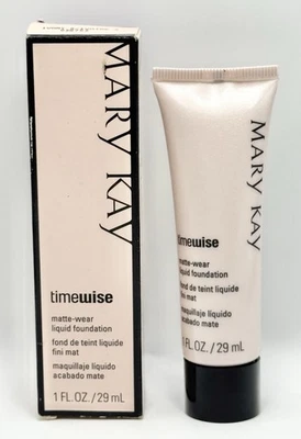 Mary Kay Timewise Matte-Wear Liquid Foundation Ivory 4 - 038753 - Comb. to Oily - Image 1 of 3