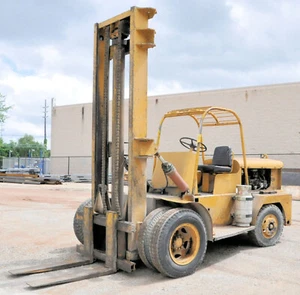 CLARK Y150 15,000 LB CAPACITY FORKLIFT WITH 120" LIFT LP WORKS GREAT - Picture 1 of 1