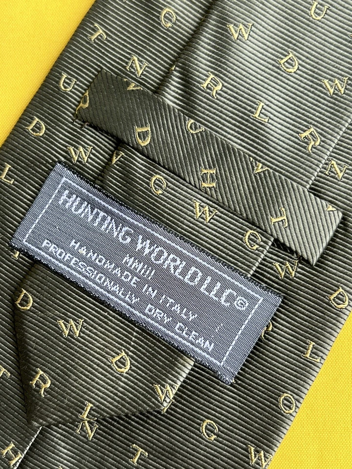 Corbata de seda verde auténtica HUNTING WORLD LLC diseño de fuente con estampado completo Foto 1 de 4