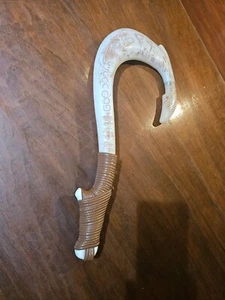 Disney Moana Maui's Magical Fish Hook 20” Toy - Picture 1 of 4