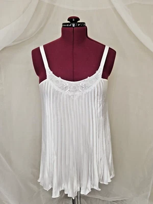 Victoria’s Secret Satén Babydoll Blanco Brillante Plisado Camisón Vestido Grande Foto 1 de 4