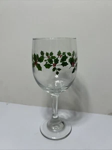 Libbey Greenbrier Christmas Holly Berry Wine Glass Goblet 7" - Picture 1 of 4