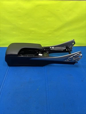 2014 - 2020 LEXUS IS250 IS350 IS200T APOIO DE BRAÇO DE ARMAZENAMENTO CONSOLE CENTRAL 58810-53300 - Imagem 1 de 4