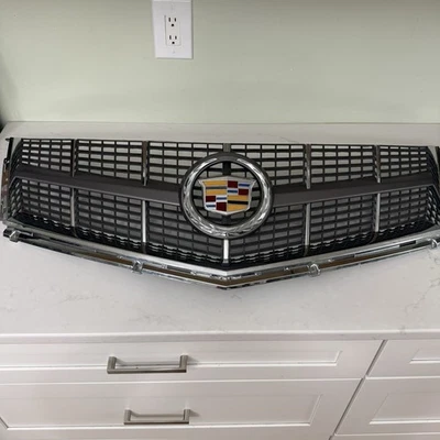 2010-2012 凯迪拉克 SRX 上格栅带徽章镀铬和灰色 — 第 1/4 张图片