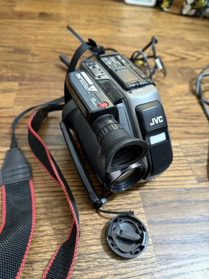 JVC GR-AX10VH Camcorder Compact Recorder VHS Transfer W/ extras see pictures  - Image 1 of 4
