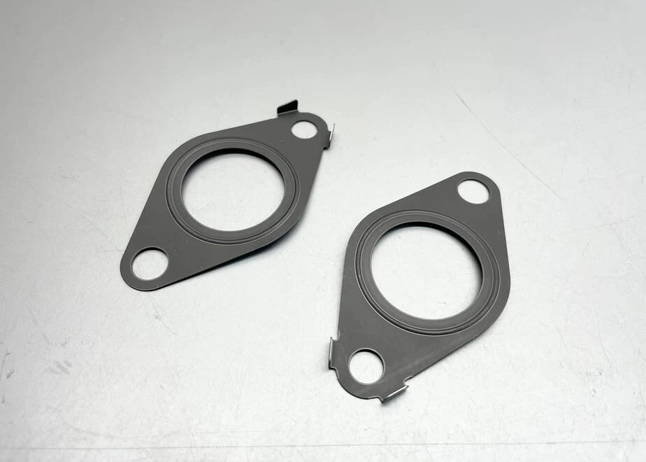 Genuine Nissan R35 GT-R GTR Manifold Upper Gasket 2 sets Foto 1 de 1