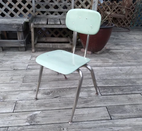 Vtg. Virco-style student chair, MCM, tubular steel, composite seat, no shipping Cover