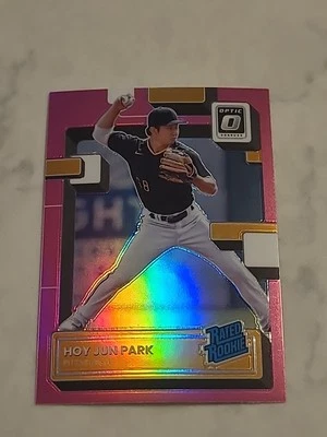 2022 Panini Donruss Optic- Hoy Jun Park (RC) Rated Rookie PINK PRIZM #93 PIRATES - Image 1 of 3