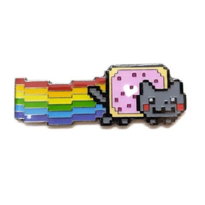 Broche Nyan Gato Pin Metal Esmalte Gato Pop Tart Años 90 Retro Nya Neón Gato Gatito Lindo - Imagen 1 de 3