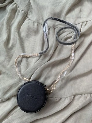 TF TOM FORD COJÍN NEGRO Estuche de Maquillaje con Cadena Foto 1 de 4