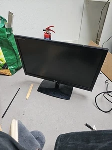 LG Flatron IPS225V Monitor | Möglich Zum Aufhängen - Bild 1 von 3